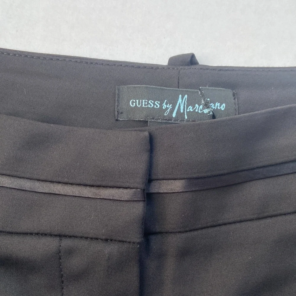 New GUESS BY MARCIANO Short SZ 6